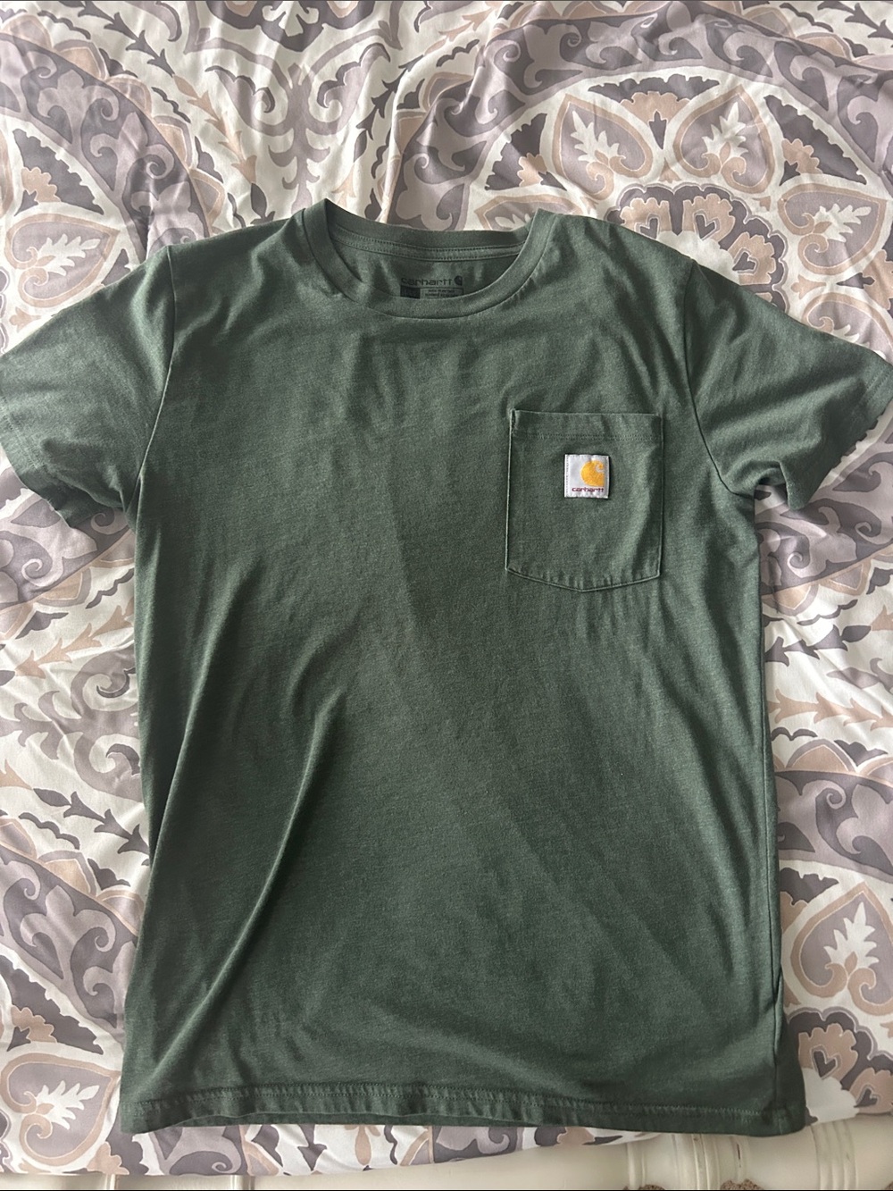 Carhartt Forest Green Pocket T-Shirt with Logo Patch size youth large 14-16